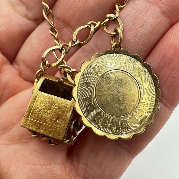 Vintage 1/20 12k GF yellow gold charm bracelet with three charms! - Picture 9 of 14